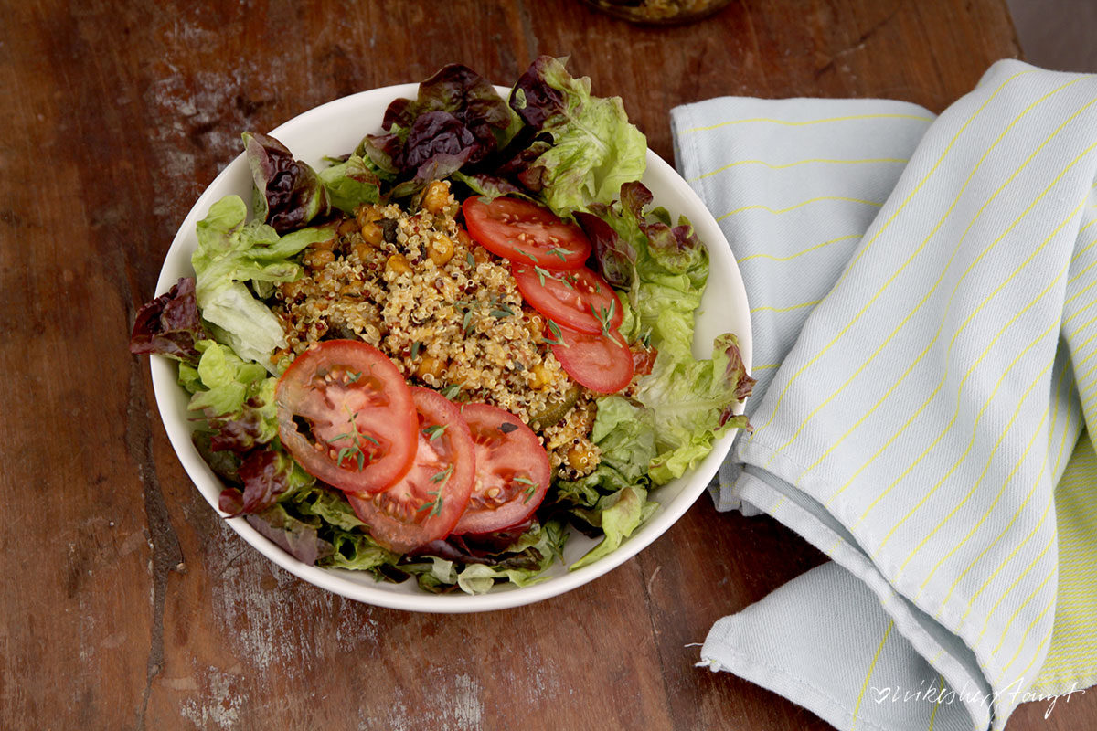quinoa, salat, mittagspause, salat im glas, vegan, vegetarisch, veggie, healthy food, gesund, food blog, nikesherztanzt