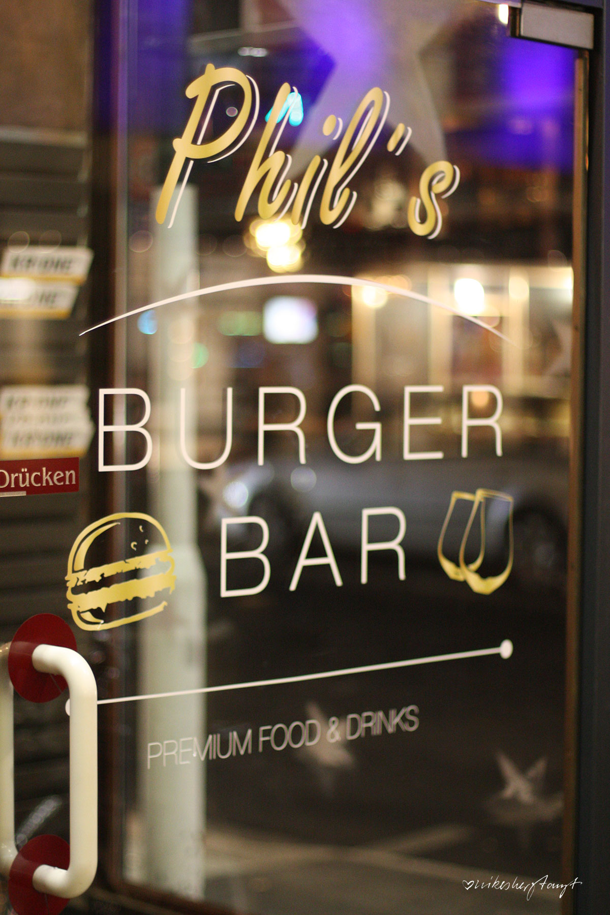 phil´s burger bar in krefeld, premium food & drinks, krefeld, #nikeskrefeld, beste burger, essen gehen in krefeld, food, blog