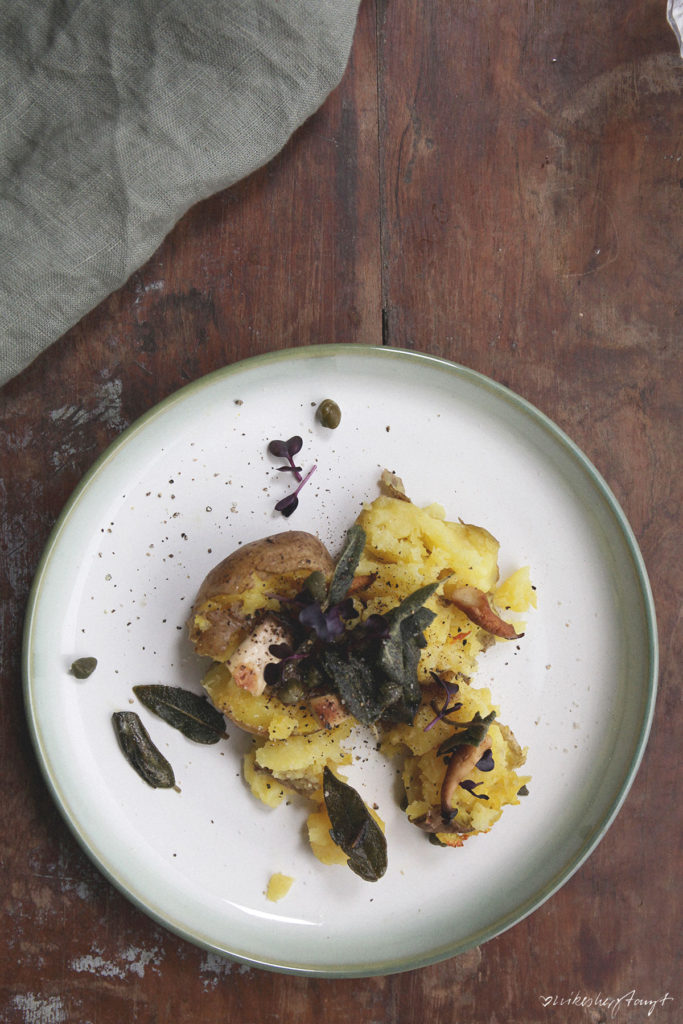 smashed potatoes mit frittiertem salbei